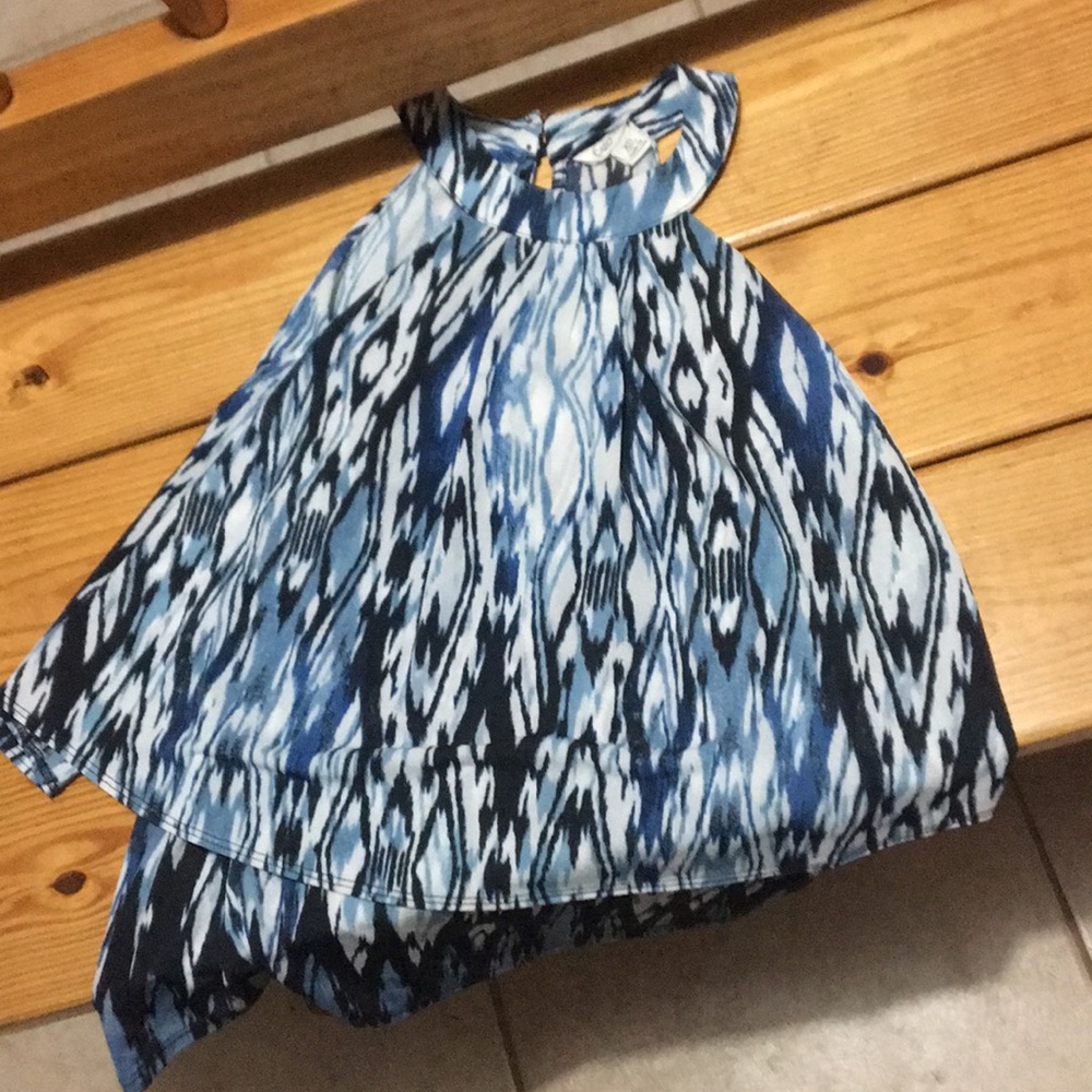 Blue and white spotted girls XS Shirt